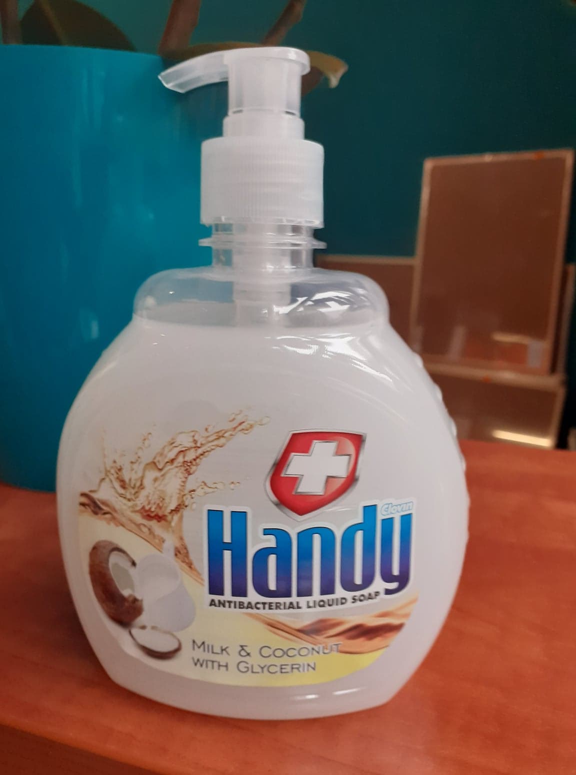 MYDŁO W PŁYNIE ANTYBAKTERYJNE 500ml HANDY z dozown